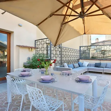 Luxury With Amazing Terrace In Florence-hosted By Sweetstay Apartment Florence