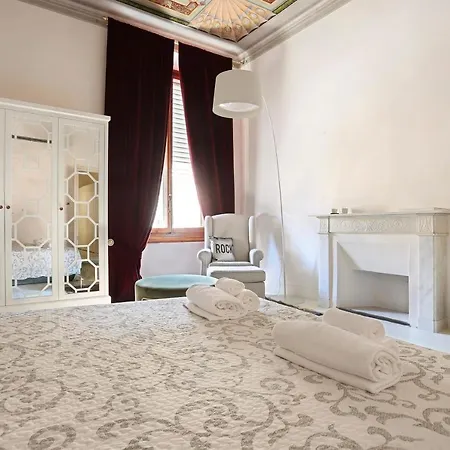 Luxury With Amazing Terrace In Florence-hosted By Sweetstay * Florence