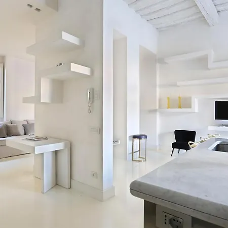 Luxury With Amazing Terrace In Florence-hosted By Sweetstay *