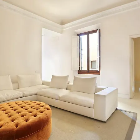 Luxury With Amazing Terrace In Florence-hosted By Sweetstay *
