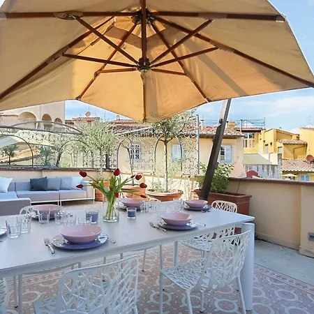 Luxury With Amazing Terrace In Florence-hosted By Sweetstay *