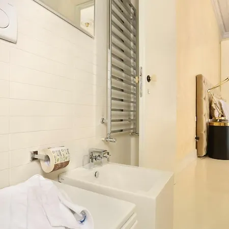 Luxury With Amazing Terrace In Florence-hosted By Sweetstay Apartment *